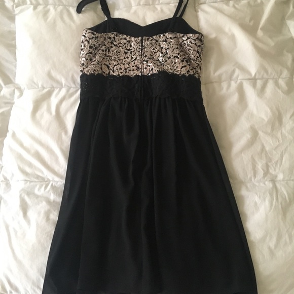 Formal Dress - Picture 2 of 5